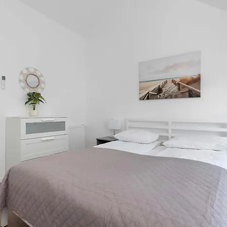 Nowoczesny Dom Z Ogrodem Idealny Dla Rodziny By Renters 펜션