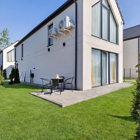 Nowoczesny Dom Z Ogrodem Idealny Dla Rodziny By Renters 펜션