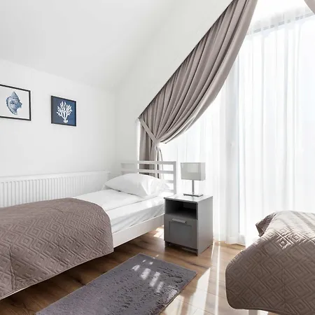 Nowoczesny Dom Z Ogrodem Idealny Dla Rodziny By Renters * Jastrzębia Góra